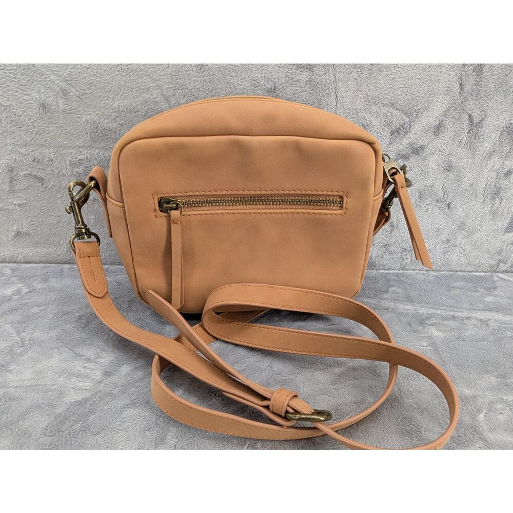 Universal Threads purse Tan Brown Faux Leather approx. 8 x 5.5 x 2.5 crossbody